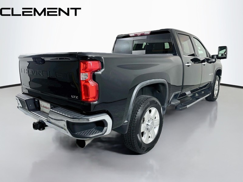 Chevrolet Silverado 2500HD Vehicle Full-screen Gallery Image 7