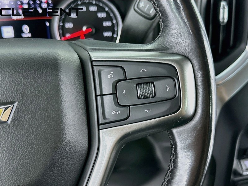 Chevrolet Silverado 2500HD Vehicle Full-screen Gallery Image 17