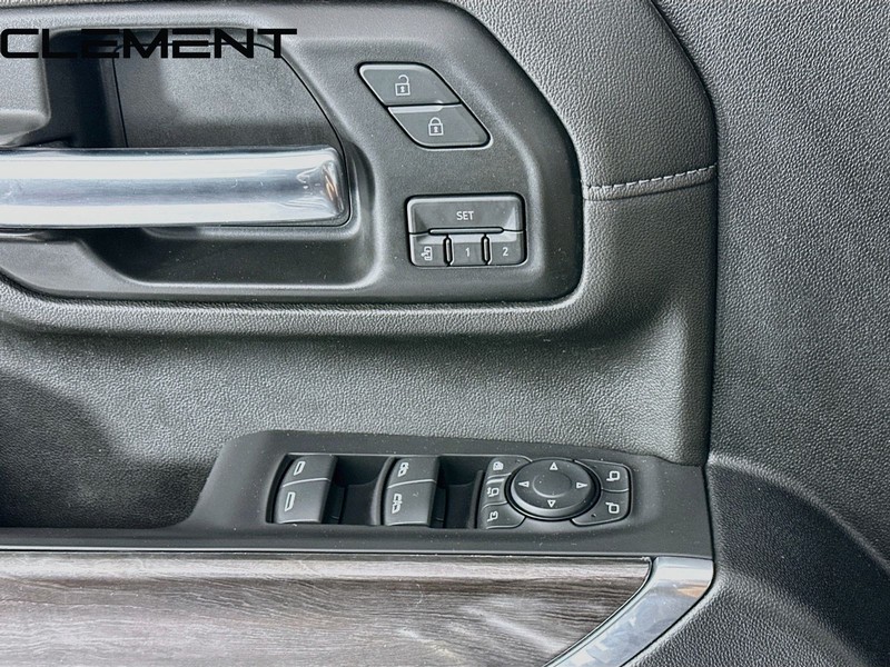 Chevrolet Silverado 2500HD Vehicle Full-screen Gallery Image 27