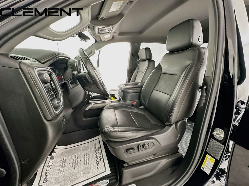 Chevrolet Silverado 2500HD Vehicle Full-screen Gallery Image 30