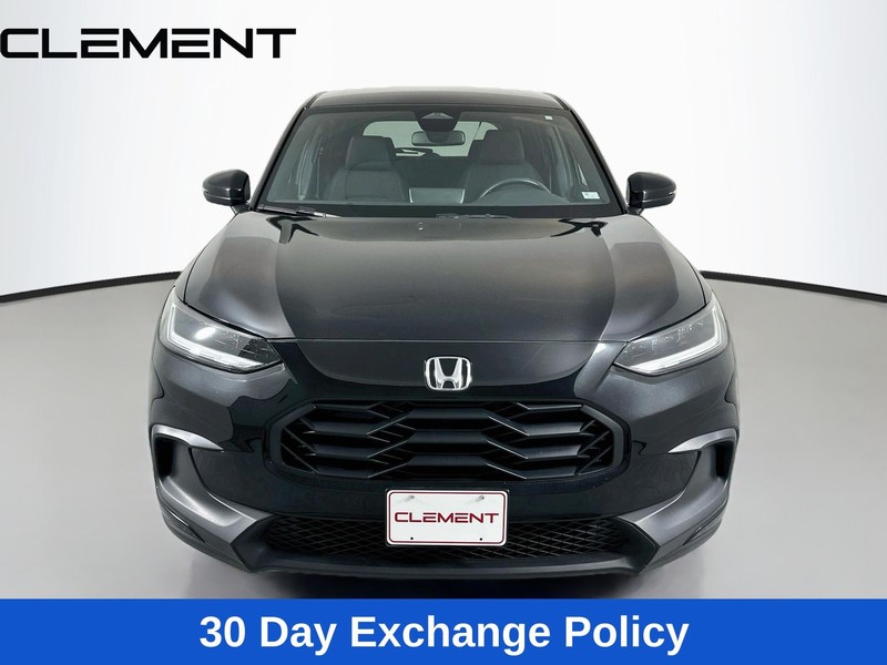 Honda HR-V Vehicle Full-screen Gallery Image 3