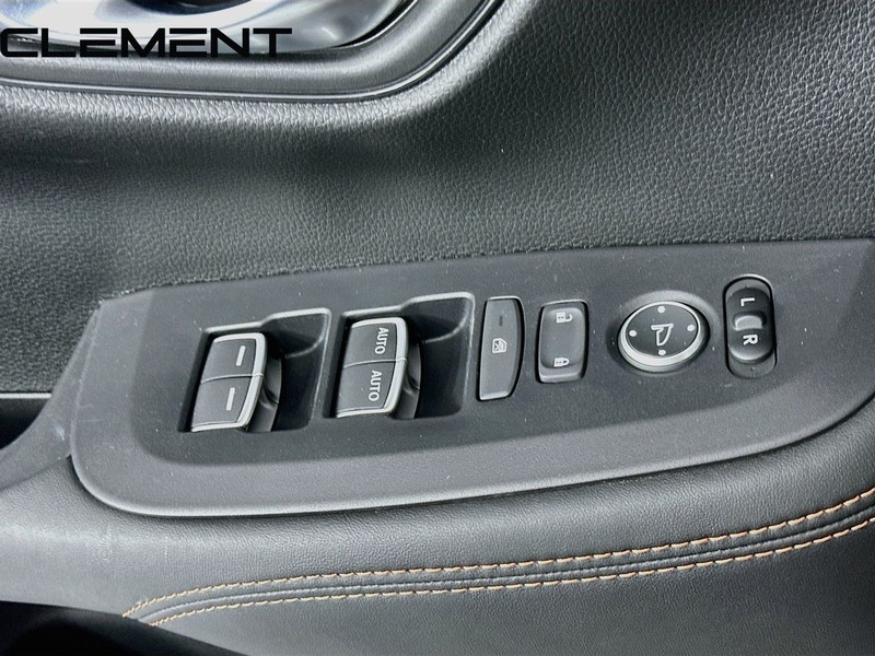 Honda HR-V Vehicle Full-screen Gallery Image 25