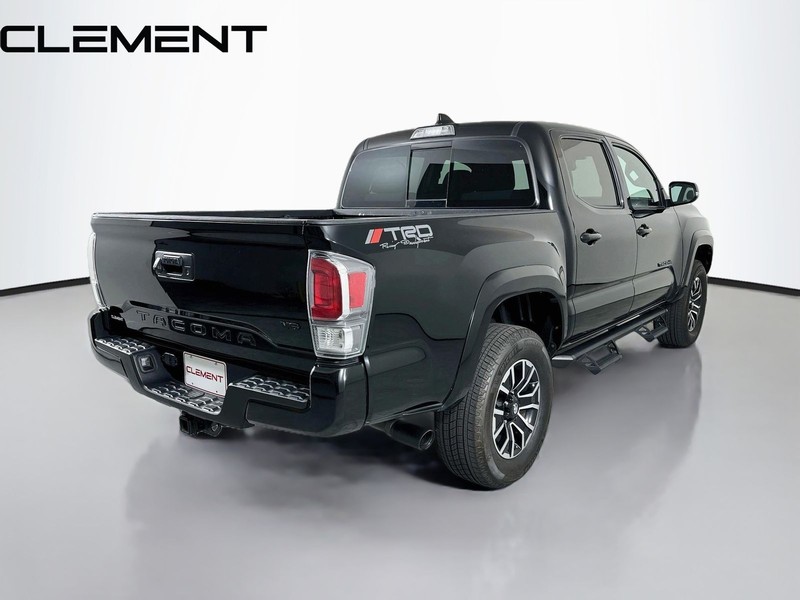 Toyota Tacoma 2WD Vehicle Full-screen Gallery Image 7