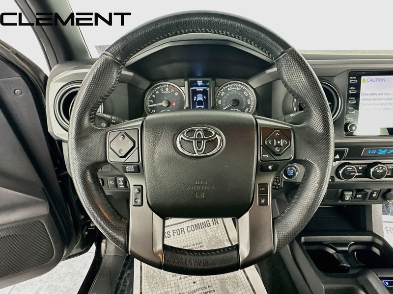 Toyota Tacoma 2WD Vehicle Full-screen Gallery Image 14