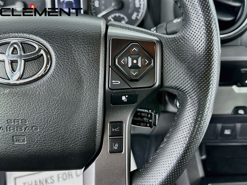 Toyota Tacoma 2WD Vehicle Full-screen Gallery Image 17