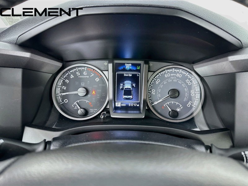 Toyota Tacoma 2WD Vehicle Full-screen Gallery Image 18