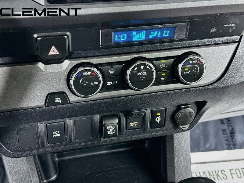 Toyota Tacoma 2WD Vehicle Full-screen Gallery Image 22