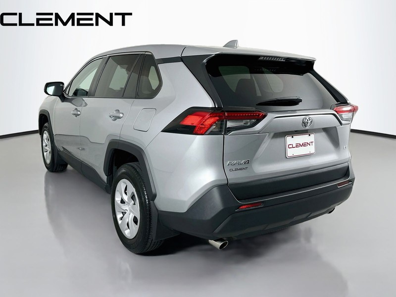 Toyota RAV4 Vehicle Image 10