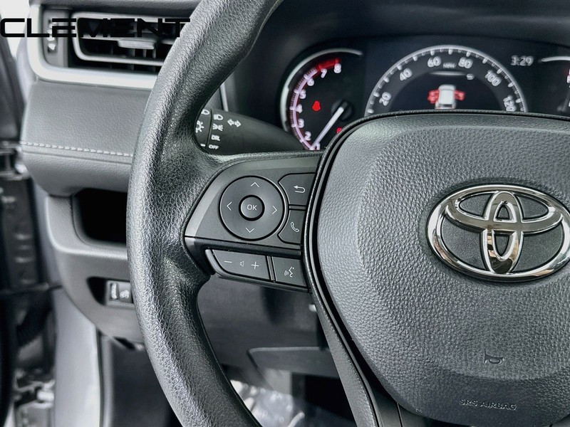 Toyota RAV4 Vehicle Image 15