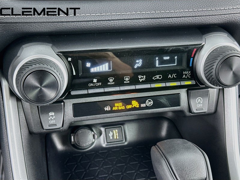 Toyota RAV4 Vehicle Image 22