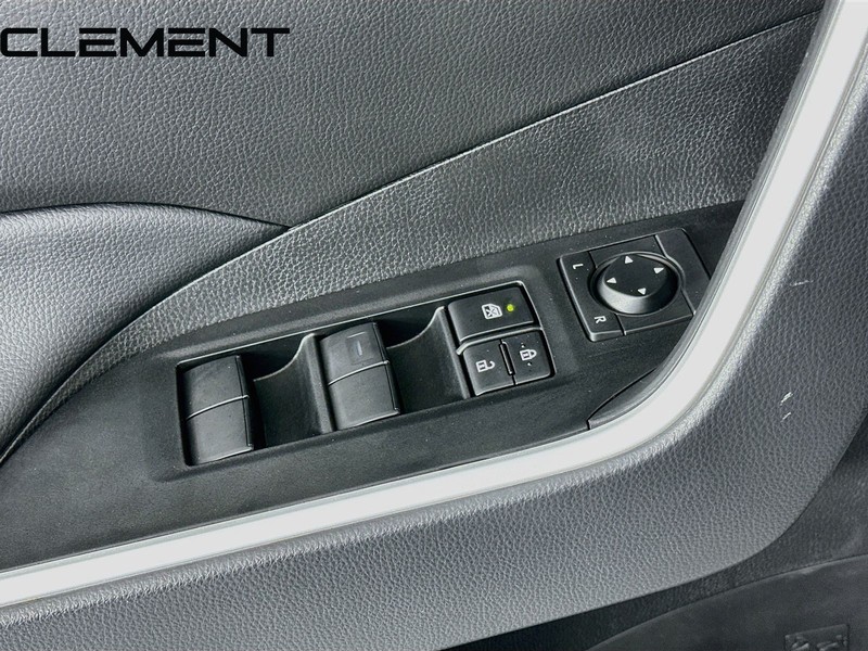Toyota RAV4 Vehicle Image 24