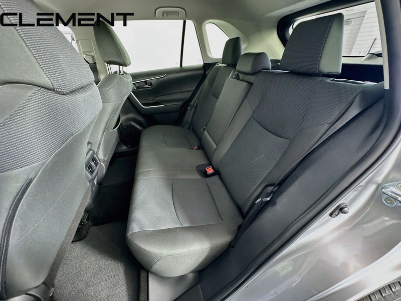 Toyota RAV4 Vehicle Image 30