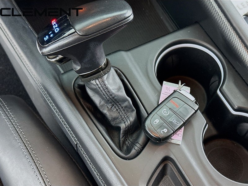 Dodge Durango Vehicle Full-screen Gallery Image 24