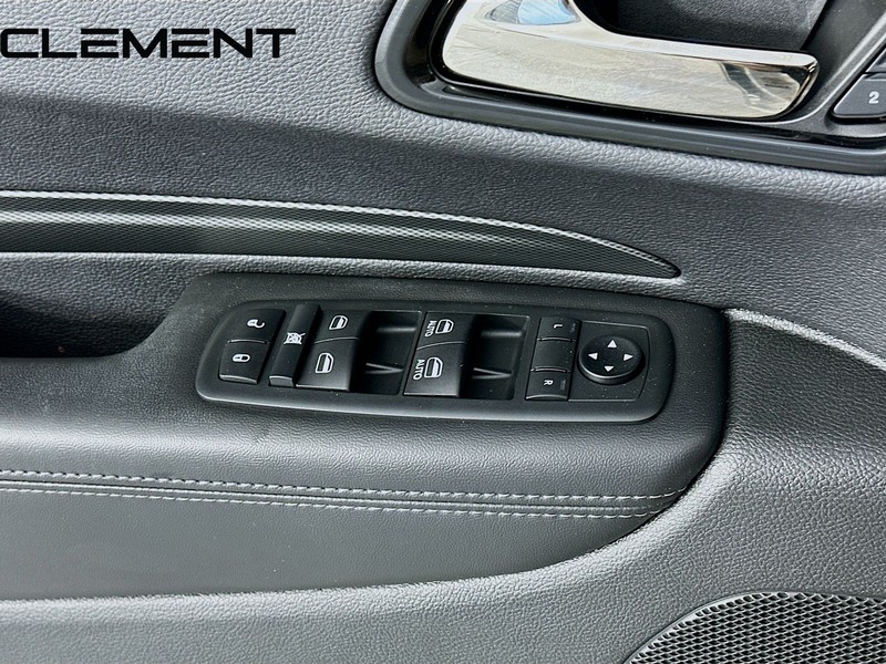 Dodge Durango Vehicle Full-screen Gallery Image 25