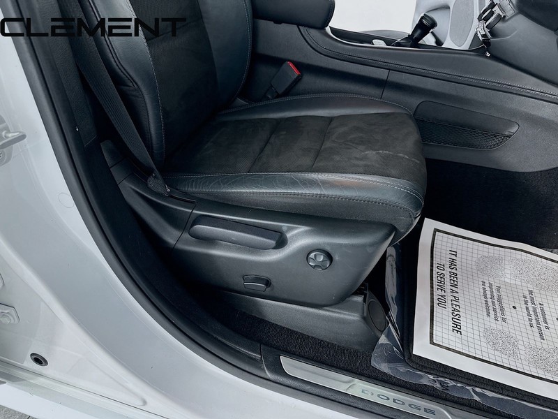 Dodge Durango Vehicle Full-screen Gallery Image 35