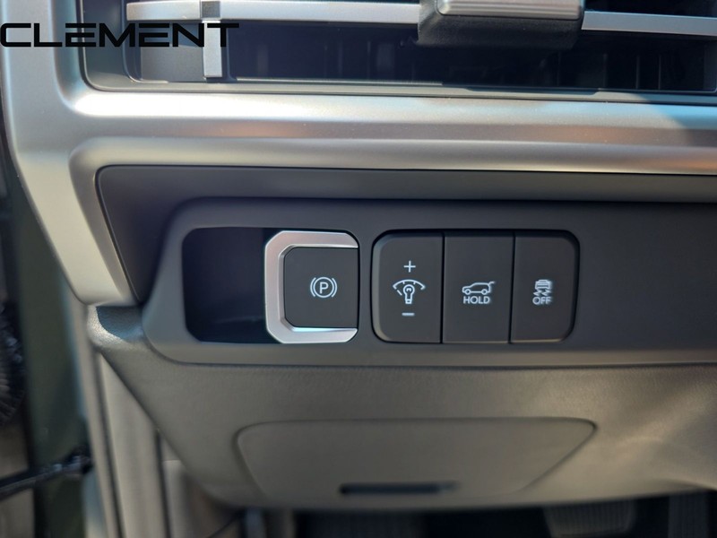 Hyundai Santa Fe Hybrid Vehicle Full-screen Gallery Image 13