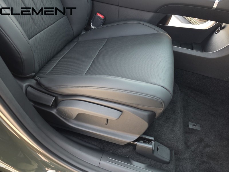 Hyundai Santa Fe Hybrid Vehicle Full-screen Gallery Image 33