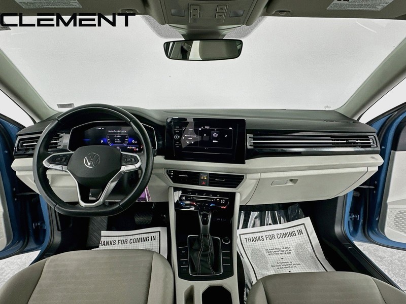 Volkswagen Jetta Vehicle Full-screen Gallery Image 12
