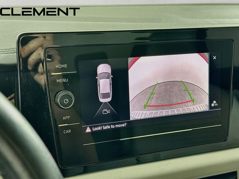 Volkswagen Jetta Vehicle Full-screen Gallery Image 20