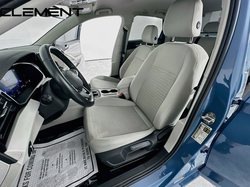 Volkswagen Jetta Vehicle Full-screen Gallery Image 28