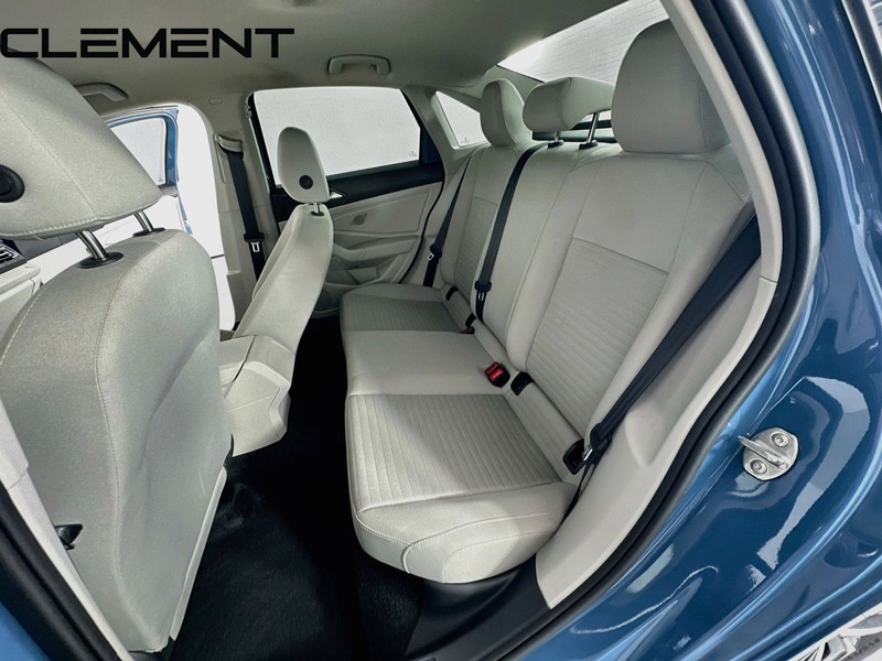 Volkswagen Jetta Vehicle Full-screen Gallery Image 30
