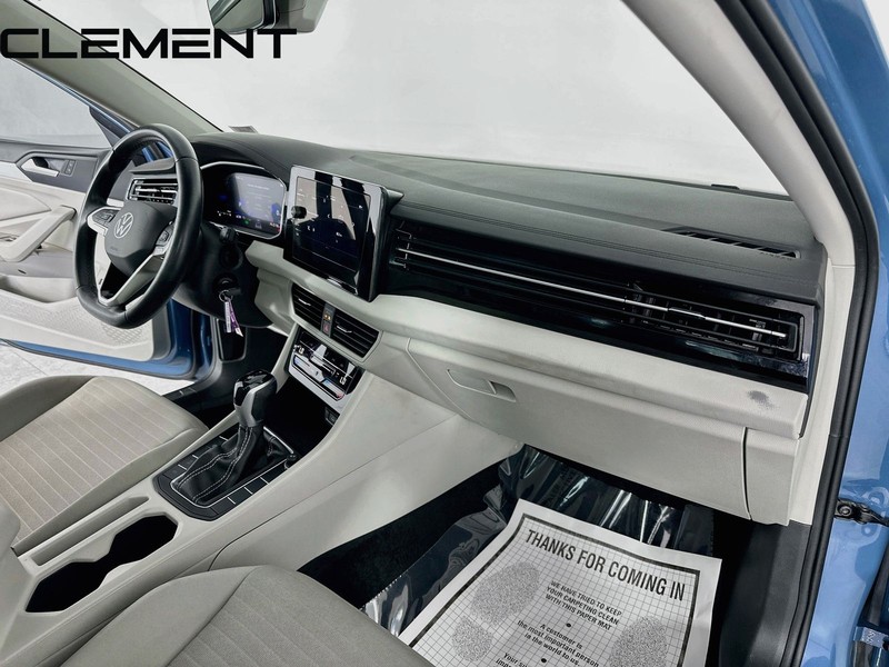 Volkswagen Jetta Vehicle Full-screen Gallery Image 33