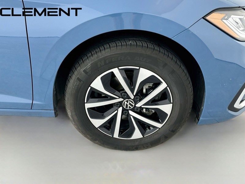 Volkswagen Jetta Vehicle Full-screen Gallery Image 35
