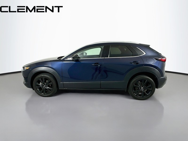 Mazda CX-30 Vehicle Full-screen Gallery Image 6
