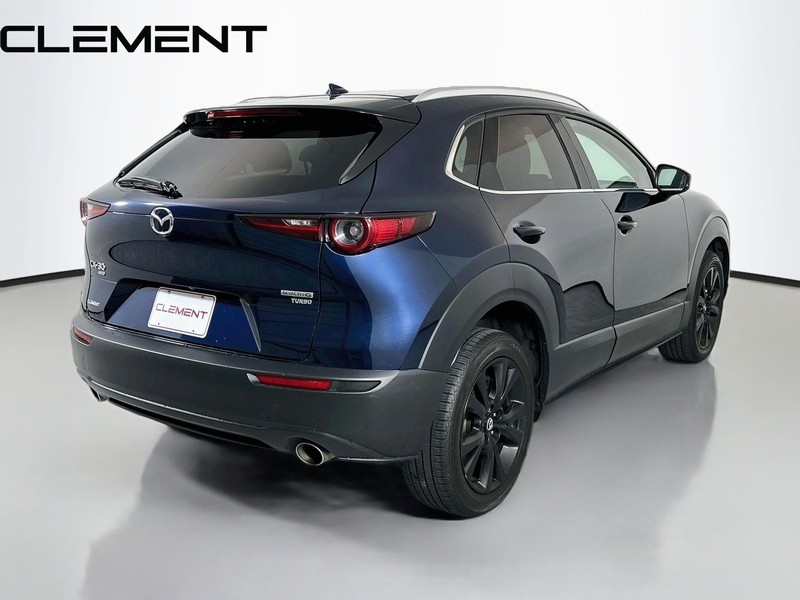 Mazda CX-30 Vehicle Full-screen Gallery Image 7