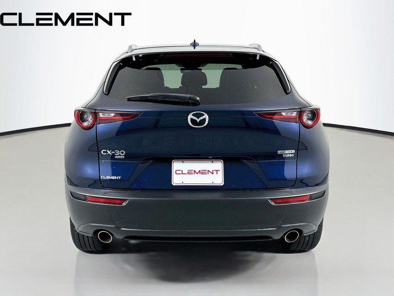 Mazda CX-30 Vehicle Full-screen Gallery Image 8