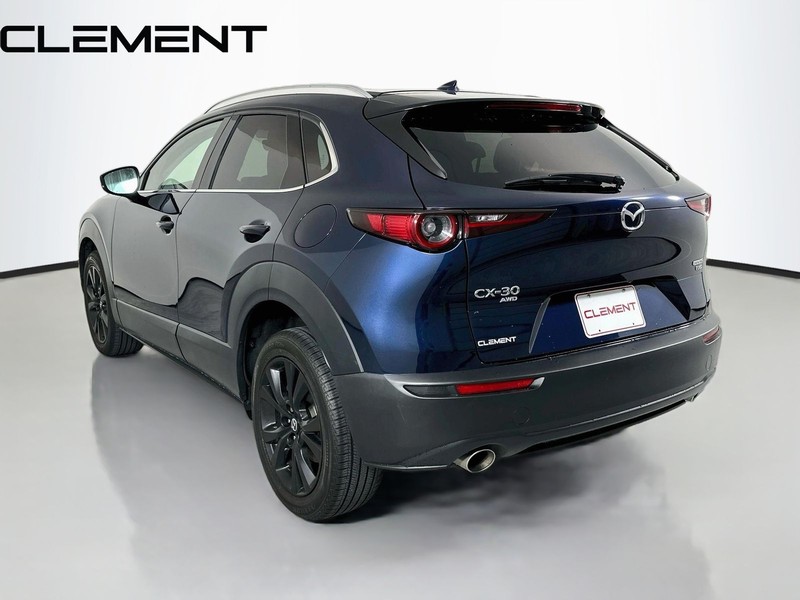 Mazda CX-30 Vehicle Full-screen Gallery Image 10