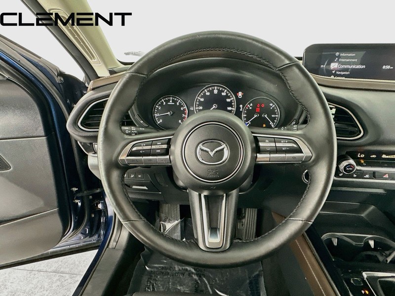 Mazda CX-30 Vehicle Full-screen Gallery Image 14