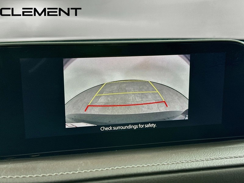 Mazda CX-30 Vehicle Full-screen Gallery Image 20