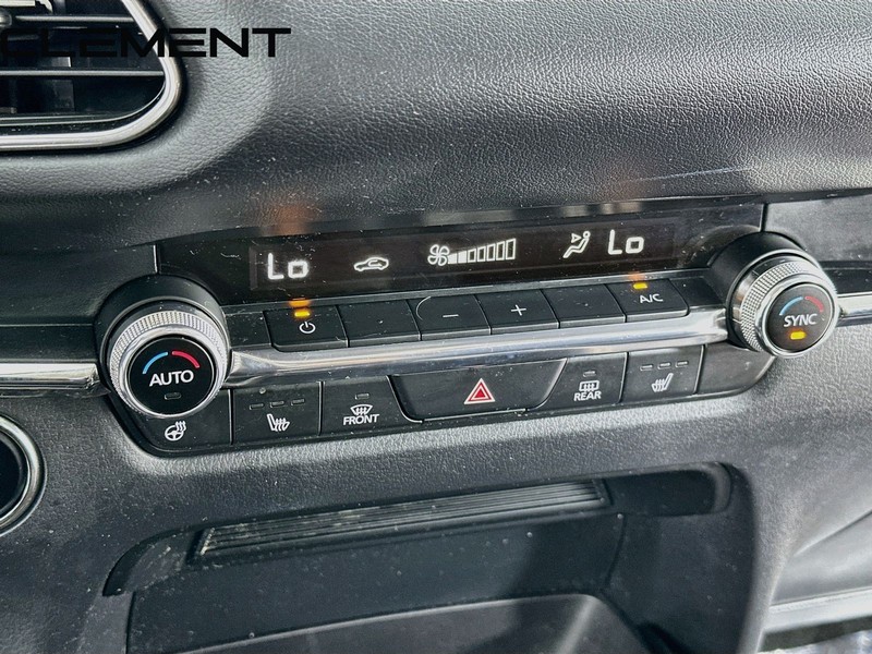 Mazda CX-30 Vehicle Full-screen Gallery Image 22
