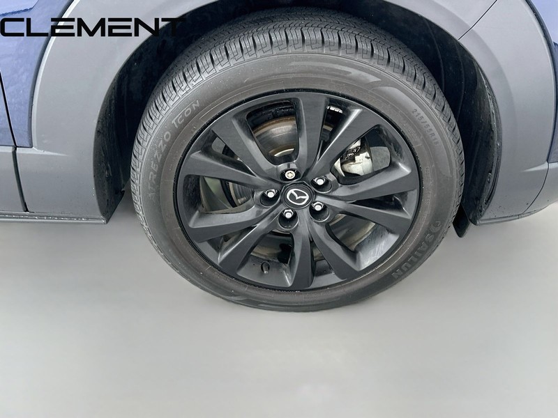 Mazda CX-30 Vehicle Full-screen Gallery Image 38