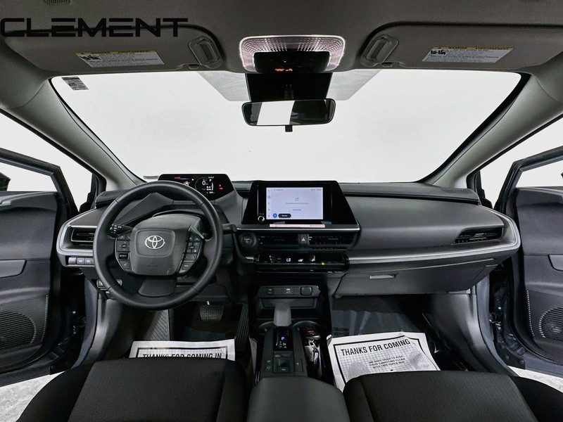 Toyota Prius Vehicle Full-screen Gallery Image 12