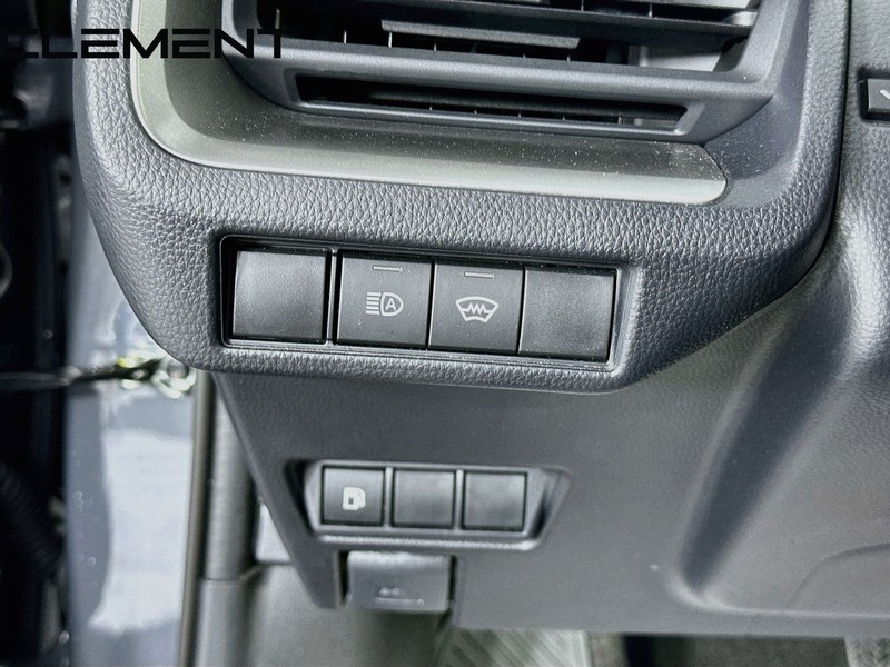 Toyota Prius Vehicle Full-screen Gallery Image 13