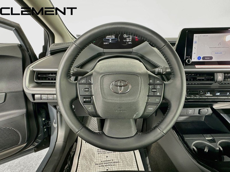 Toyota Prius Vehicle Full-screen Gallery Image 14