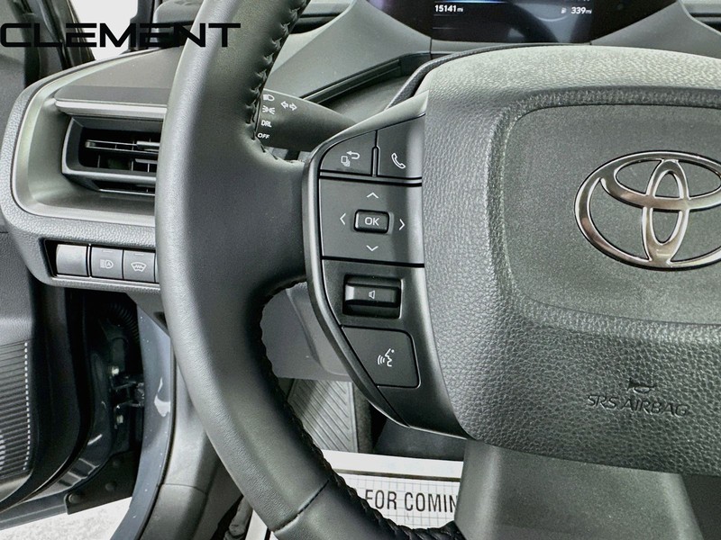 Toyota Prius Vehicle Full-screen Gallery Image 15