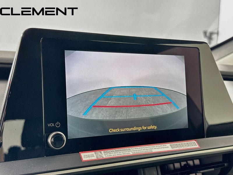 Toyota Prius Vehicle Full-screen Gallery Image 20