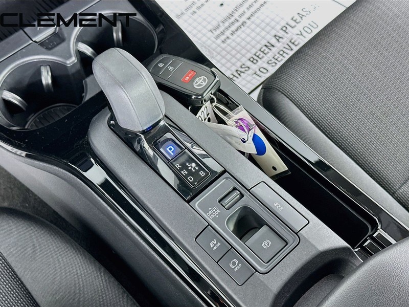 Toyota Prius Vehicle Full-screen Gallery Image 23