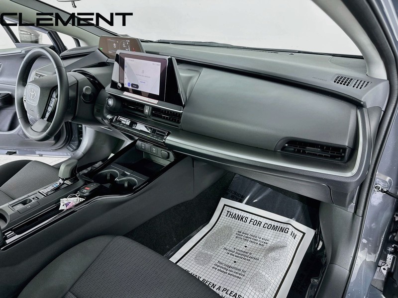 Toyota Prius Vehicle Full-screen Gallery Image 33