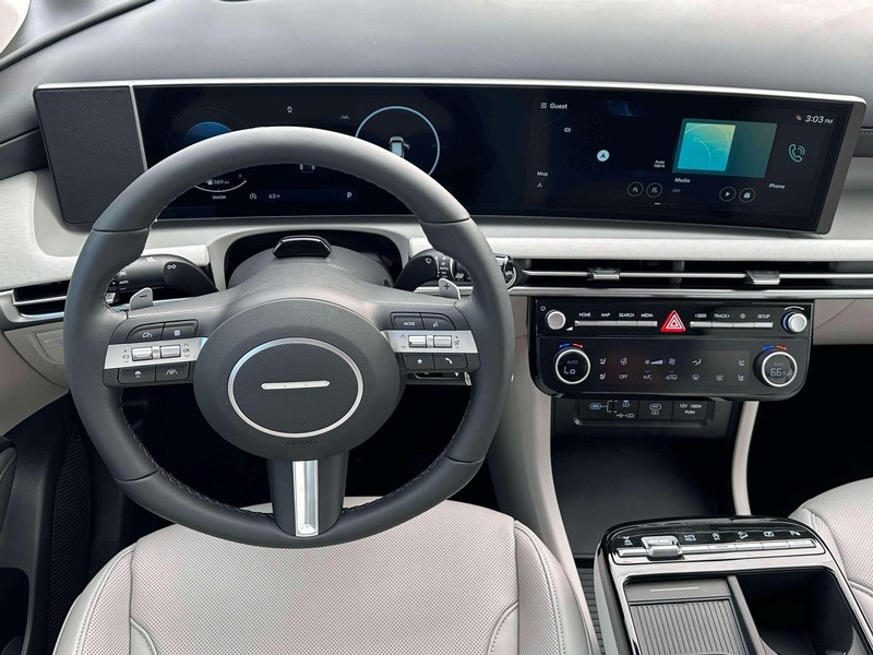 Hyundai Tucson Vehicle Full-screen Gallery Image 17