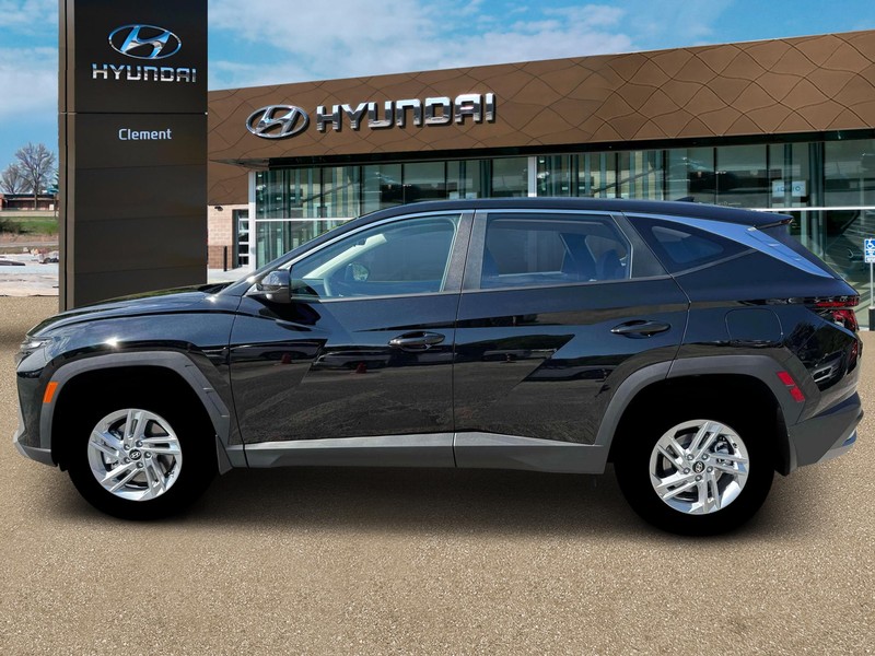 Hyundai Tucson Vehicle Full-screen Gallery Image 3