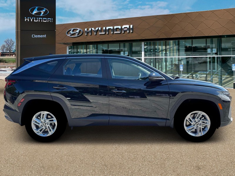 Hyundai Tucson Vehicle Full-screen Gallery Image 9