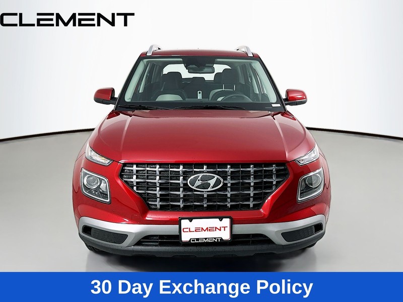 Hyundai Venue Vehicle Full-screen Gallery Image 3