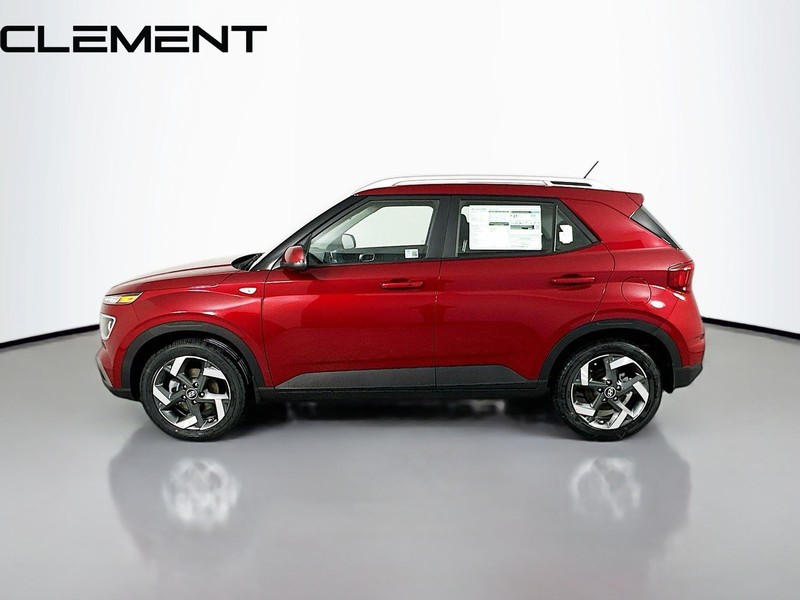 Hyundai Venue Vehicle Full-screen Gallery Image 6