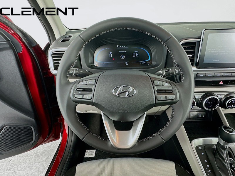 Hyundai Venue Vehicle Full-screen Gallery Image 14
