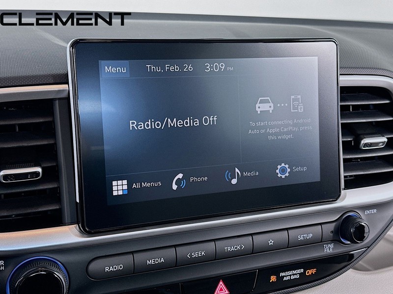 Hyundai Venue Vehicle Full-screen Gallery Image 19