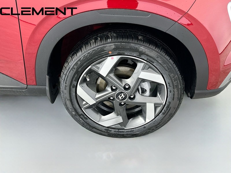 Hyundai Venue Vehicle Full-screen Gallery Image 37